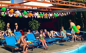 Bed Station Hostel & Pool Bar Hội An 
